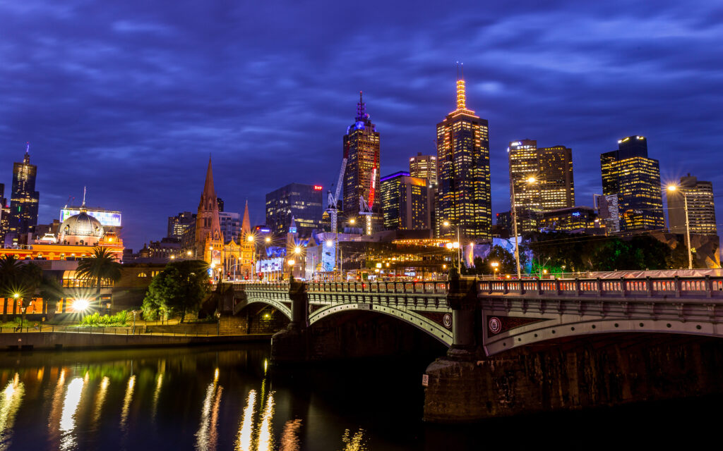 Airlines with direct flights to Melbourne